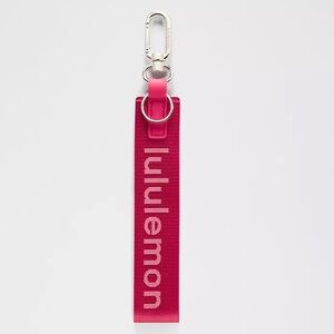 NWT Lululemon NEVER LOST KEYCHAIN Raspberry Coulis/Bright Coral RBCO/BLCR - OOS!